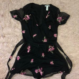 Black flower romper